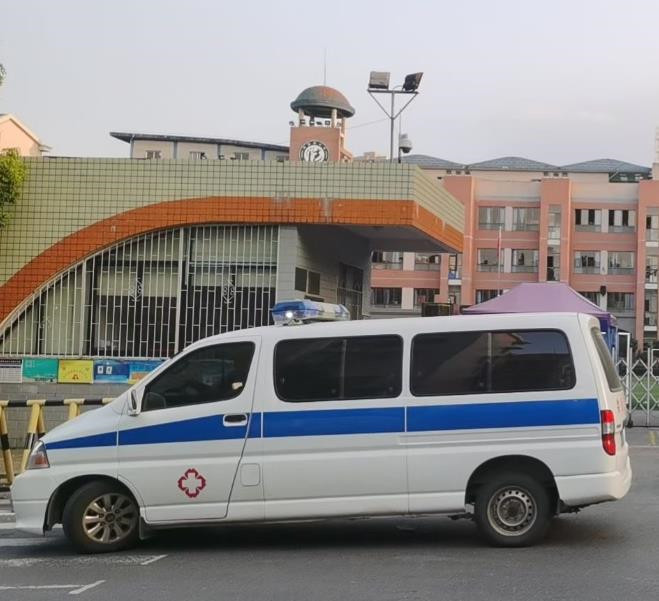 赤坎救护车出租护送骨折病人一公里多少钱